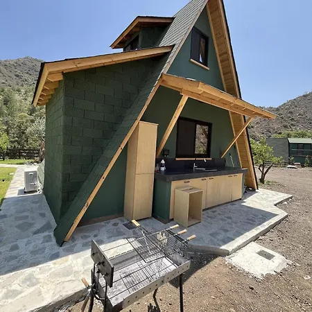 Spacious Mountain Retreat With Bbq Facilities