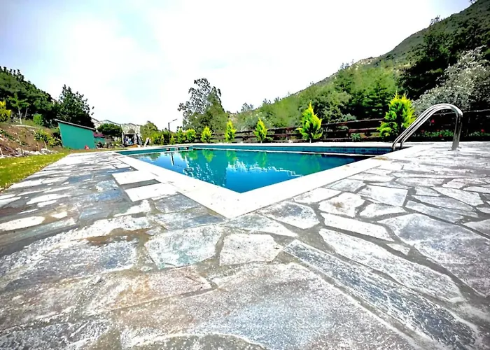 Private Glamping For Family Getaway With Bbq